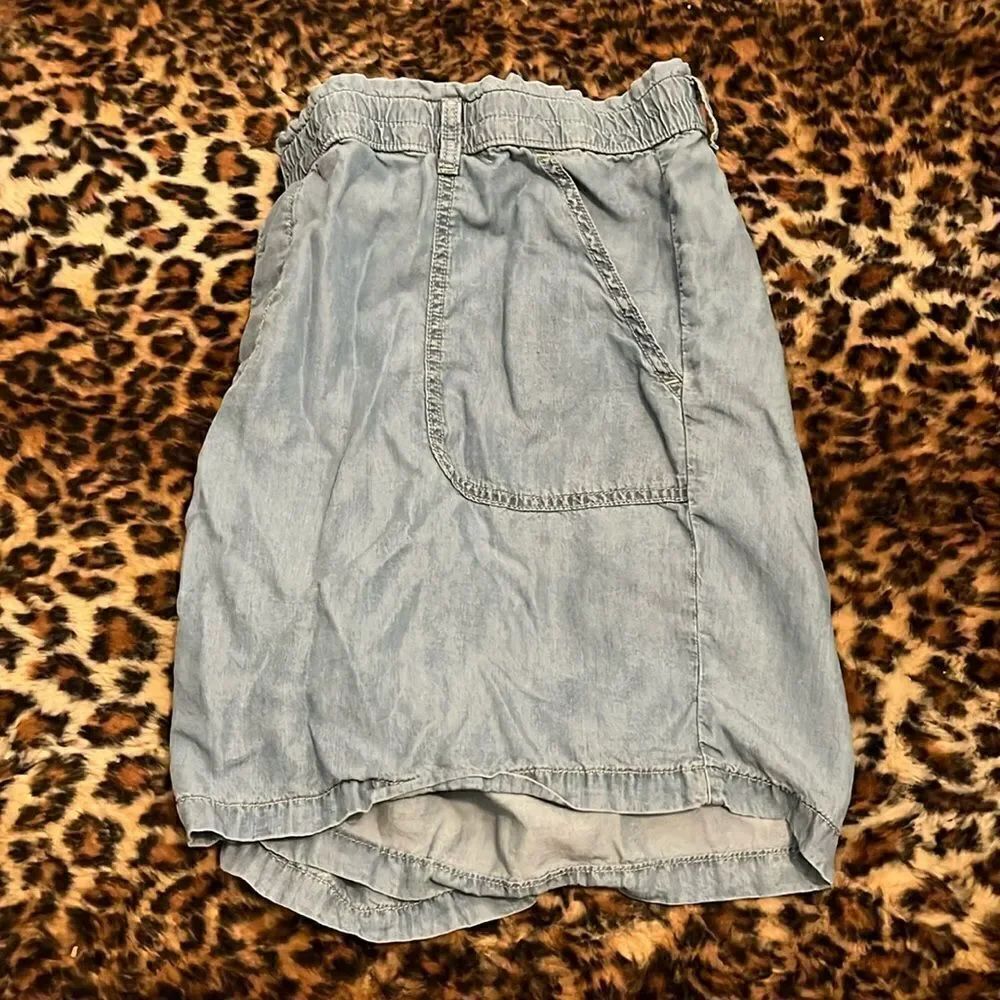 St John’s Bay Blue Tencel Elastic Waist Pockets Shorts Contemporary Casual